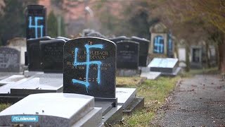 Hakenkruizen gespoten op tachtig Joodse graven in Frankrijk  RTL NIEUWS [upl. by Otreblide135]