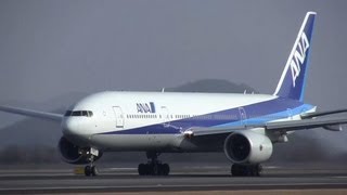 全日本空輸 Boeing 777200ER 高松空港離陸 20130203 [upl. by Edals]