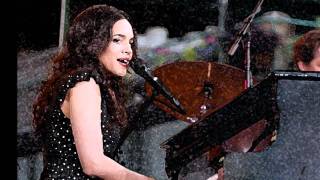 quotBarstool bluesquot  Norah Jones live [upl. by Smiley877]