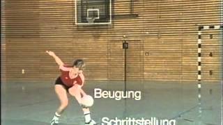 Volleyball Technik Aufschlag von unten Frontalaufgabe von unten [upl. by Wells690]