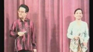 Peranakan Show  Baba William Tan  Dondang Sayang 1989 [upl. by Cichocki608]