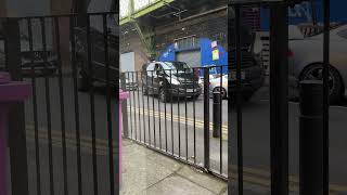 Arch A362 reversing against traffic illegaldriving onewaystreet towerhamlets automobile [upl. by Triplett477]