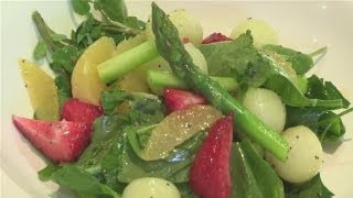 How To Prepare Spinach Strawberry Salad [upl. by Rema982]