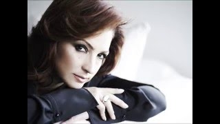 Gloria Estefan Biography  Gloria Estefan Achievements amp Timeline  Gloria Estefan American singer [upl. by Omarr281]