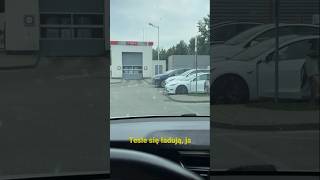 Wakacyjne kolejki do STACJI ŁADOWANIA TESLI 😬 Ile trzeba czekać tesla supercharger danielgrzyb [upl. by Godspeed]