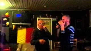 Andy en Guy zingen quot Twee motten  Dorusquot Karaoke [upl. by Marcell]