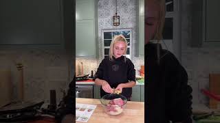 See how Tineke is a HelloFresh Fan Very Mindful Very Demure🤭 easyrecipe cooking howtocook pov [upl. by Drawoh]