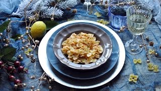 Farfalle al salmone al cognac e pepe rosa video ricetta  Pasta al salmone  Vicaincucina [upl. by Soloman]