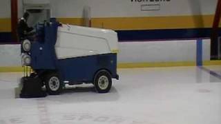 Zamboni à Sayabec [upl. by Yelruc]