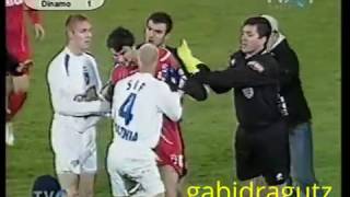 U Craiova  Dinamo 21112004 incident Cl Niculescu  quotPostasu quot [upl. by Ingram]