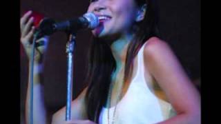 SITTI Bossa Nova  quotShaker Songquot Live  Phi Bar Metrowalk [upl. by Gittle]