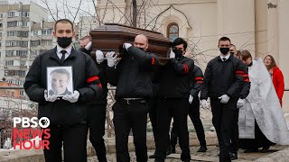 Thousands gather in Moscow for Navalnys funeral defying Kremlin and Russian police [upl. by Ad]