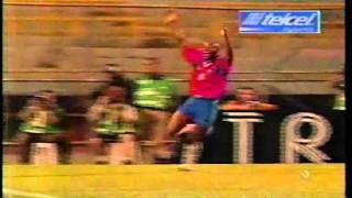 Golazo Paulo Wanchope Vs Uruguay Copa América Colombia 2001 [upl. by Jovitta]