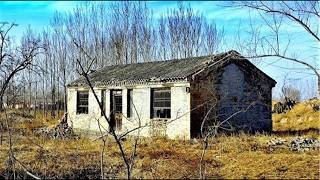 The Couple Finds a Dilapidated House in the Mountains Renovated and Transformed into Their Own Home [upl. by Demy]