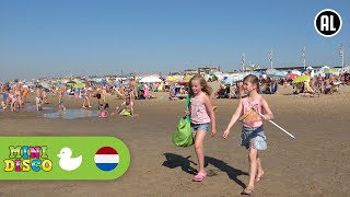 IN DE ZOMER  Kinderliedjes  Op het Strand  Minidisco [upl. by Eisenstark442]