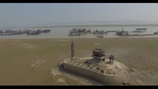 Chinas Largest Freshwater Lake Shrinks Due to Drought [upl. by Lilias]