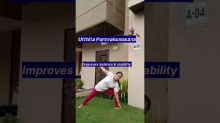 parsvakonasana extendedsideanglepose yoga youtubeshorts yogawithvaishalikelaiya [upl. by Nyliak]