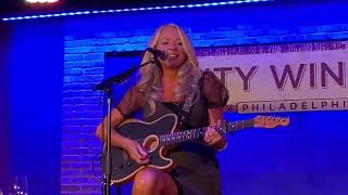 Deana Carter “Strawberry Wine” City Winery Philadelphia PA 91923 [upl. by Klusek945]