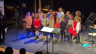 Chanson pour les enfants dhiver Prévert interprété par le Chorale FM de lEcole des 3 Arts [upl. by Rainer582]