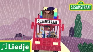 De wielen van de bus  Kinderliedje  Sesamstraat [upl. by Arihsak]