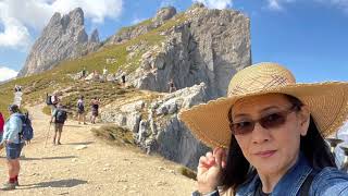 Seceda Cable Car amp Hike in South Tyrol Italy  JEAN LENNERTZ [upl. by Landes]