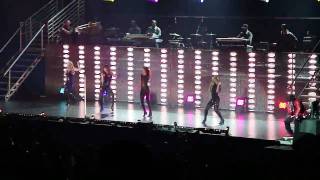 NeYo  Miss Independent Live O2 Arena London [upl. by Raeann]