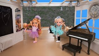 Elsa and Anna toddlers the ballet contest [upl. by Pazia108]