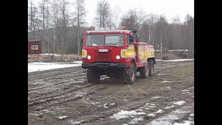 Bärgning av skogsmaskin med Scania SBAT terrängbärgare [upl. by Padegs]