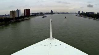 Zeitraffer AIDAprima Auslaufen Rotterdam  Captains View  Timelapse Maas River  07102016 [upl. by Hett]