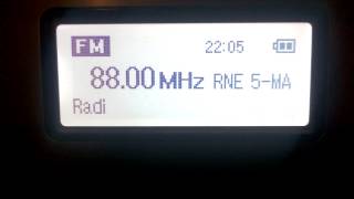 FMDX SporadicE  880 MHz  E  RNE Radio 5 Todo Noticias Málaga  16062015 [upl. by Ahsinnod907]