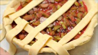 How to weave a latticetop pie crust SomethingEdiblecom [upl. by Moberg704]