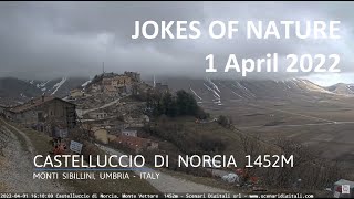 Timelapse Castelluccio di Norcia  quotScherzi della Naturaquot 1 Aprile 2022 [upl. by Ardnazxela]