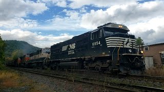 Loaded Grain Train Going Through Shelburne Falls MAss 10124 [upl. by Myrlene]