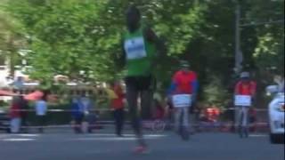 Berlin Marathon 2011 Teil 2 Gebrselassie verschätzt sich und gibt auf [upl. by Akerdna]