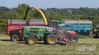 Récolte densilage de Raygrass Italien avec une ensileuse John Deere 7450 [upl. by Attenauq]