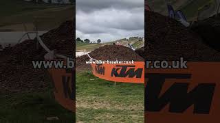 EMILY Hall Beta Enduro Rider Crosses the logs Acerbis Cross Test Sunday GP Enduro Of Wales [upl. by Lyon]