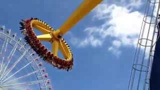 Giant frisbee  disco volador gigante  nagashima spaland Japón [upl. by Dorolice294]