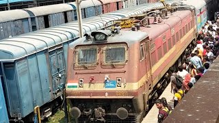 Mahanagari Express  prayagraj chheoki junction  huge crowd [upl. by Matheson]