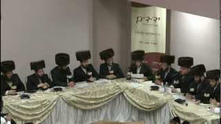 Motty Ilowitz with Yedidim Choir at Hatzolah Auction [upl. by Brenza]