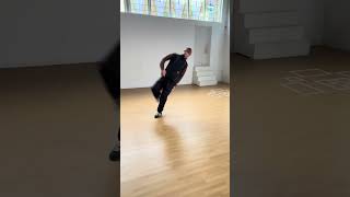 De moves van Bboy Menno 😱 teamnl breakdance dancer moves [upl. by Aseneg606]