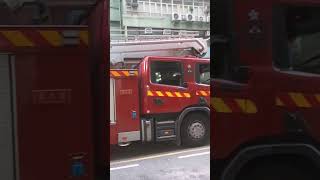 新蒲崗火警突發 8架消防車 20多消防員向消防員致敬 Fire in Induatrial Building Fire Fighters shorts KarLiving [upl. by Danzig]