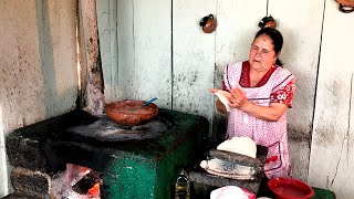 Frijoles Con Carne de Puerco De Mi Rancho a Tu Cocina [upl. by Anirdnaxela]