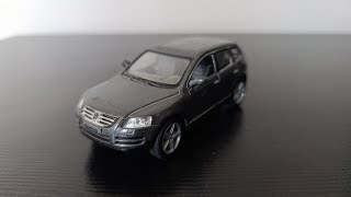 Kinsmart  Volkswagen Touareg 2003  138 Scale [upl. by Pubilis]