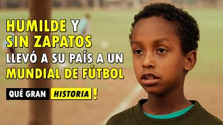 HUMILDE y SIN ZAPATOS llevó a su país a un MUNDIAL DE FÚTBOL Hecho Real  Qué Gran Historia [upl. by Nanfa508]