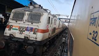 19019 Bandra Terminus Haridwar Express arriving at Haridwar [upl. by Wohlert73]