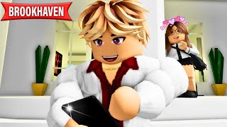 BILLIONAIRE CRUSH HIRED ME TO BE HIS ASSISTANT ROBLOX MOVIE CoxoSparkle [upl. by Neural]