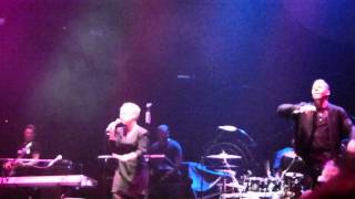 Emeli Sandé feat Professor Green  Read All About It Live [upl. by Arrat492]