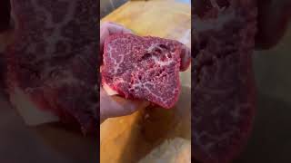 Un filet de bœuf de wagyu pur race élevé en Bourgogne dune qualité exceptionnelle  wagyu [upl. by Xyno778]