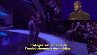 Kanye West glisse une petite pilule rouge quotProtégez vos enfants de lendoctrinement des médiasquot [upl. by Gierk]