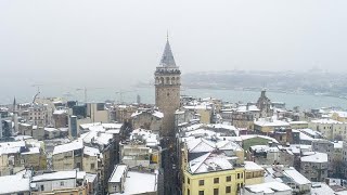 Video  İstanbuldan kar manzaraları Hava ve deniz ulaşımı aksadı okullar tatil [upl. by Nivrac]